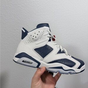 Jordan Retro 6 white navy